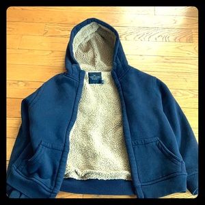 A sweatshirt for 6-7-8